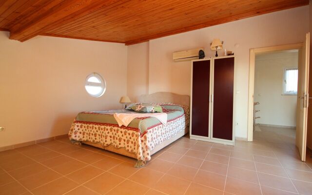 Paradise Town - Villa Colm