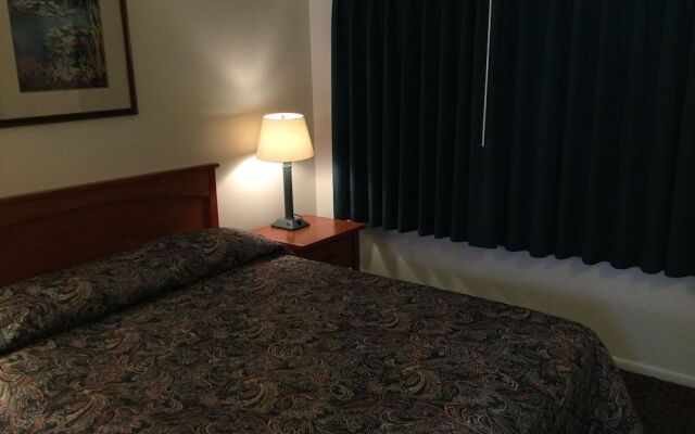 Cedar Lodge Motel
