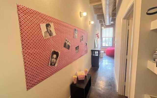 Artistico-Styled Studio Loft Sleeps 5