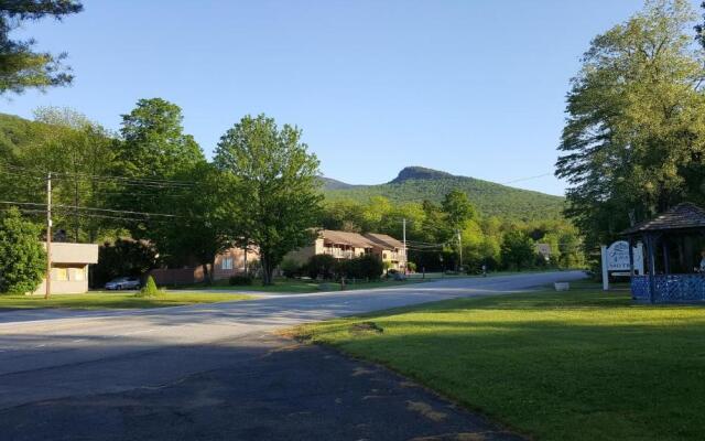 Franconia Notch Motel