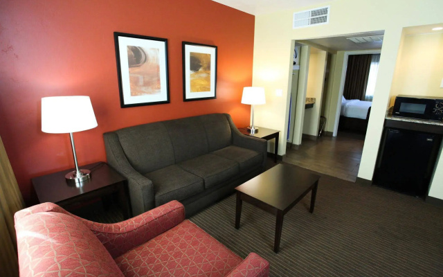 Best Western El Rey Inn Suites