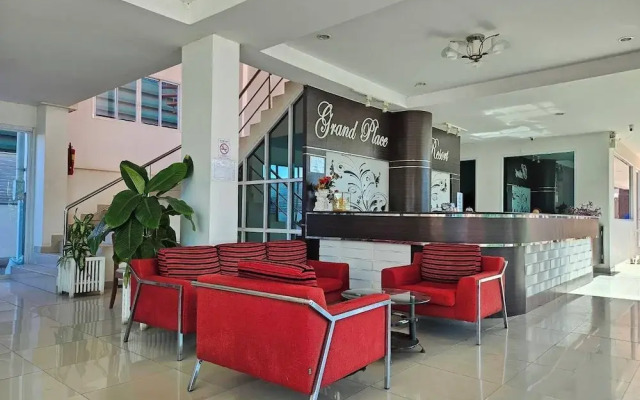 Grand Place Resort