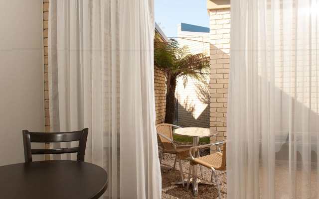 Mitchell on Main Motel & Apartments