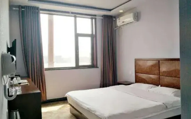 Luliang Starlight Hotel