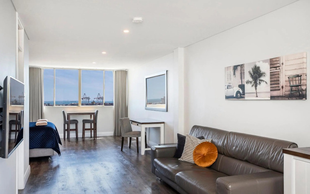 The Leonardo has 180 degree ocean views – Guest Rooms – Perth