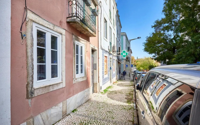 Renovated Charming Apartment, By TimeCooler
