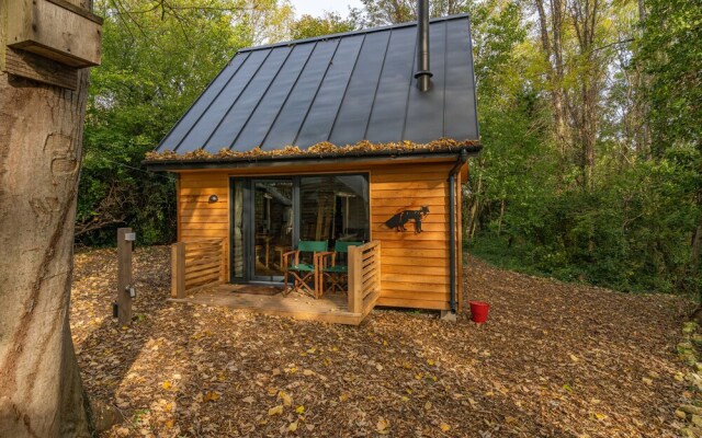 Alfriston Woodland Cabins - Foxes Hollow-hot Tub