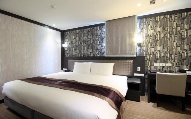 J Hotel