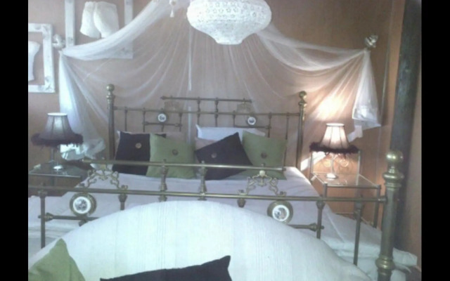 Golden Lantern Guest Lodge