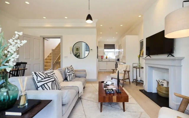 The Leghorn Quarters - Modern 3bdr With Balcony