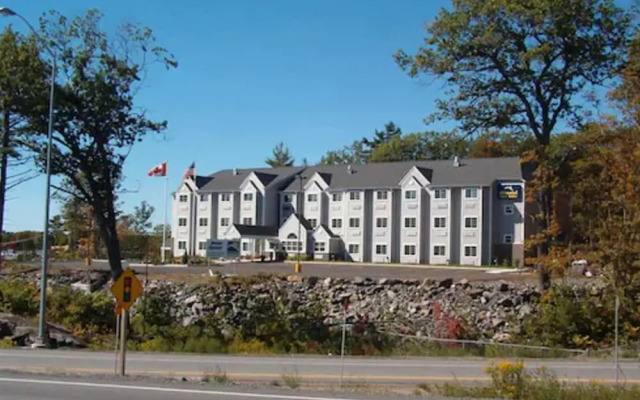 Parry Sound Inn & Suites