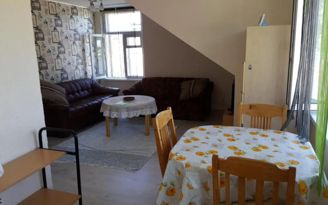 Summer Apartment