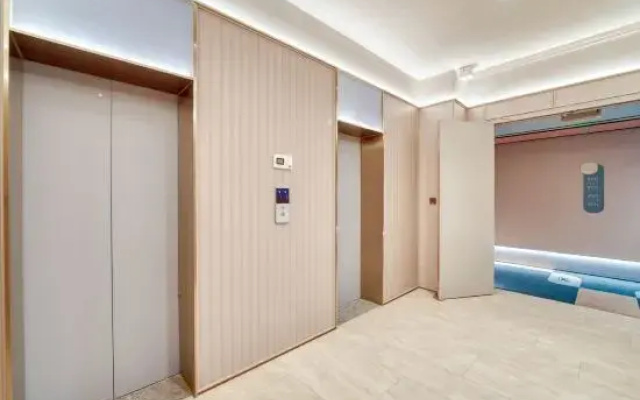 HanTing Hotel (Ningbo Fenghua Jinzhong Square)