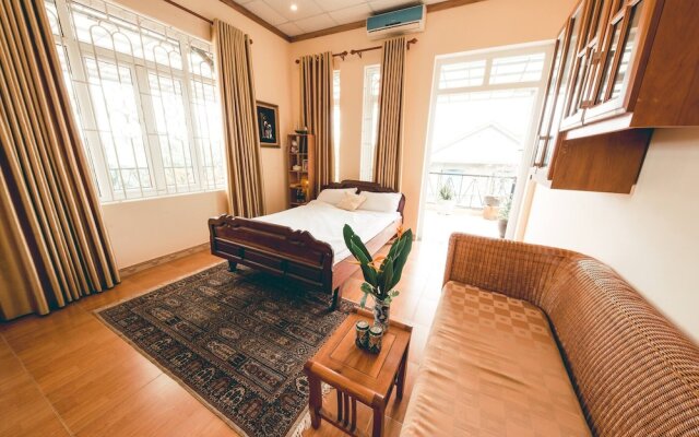 Hillside Homestay Hue - Em Room top Apartment