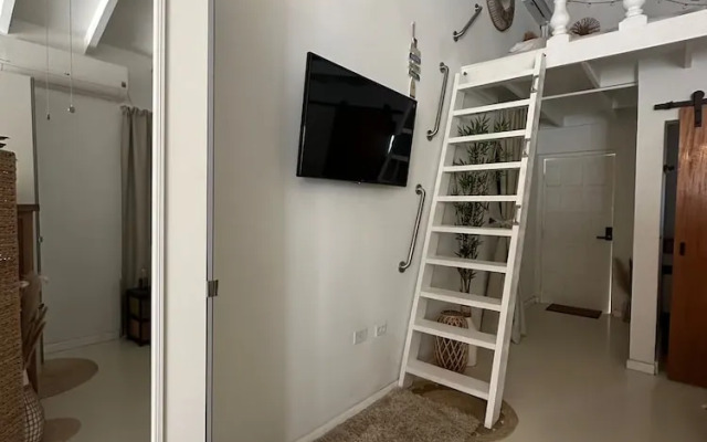 Palm Beach Vacaysuites - Bamboo Suite - Studio