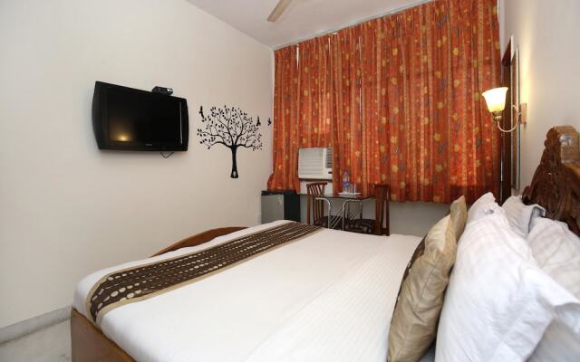 OYO Flagship 2431 Hotel Skylark