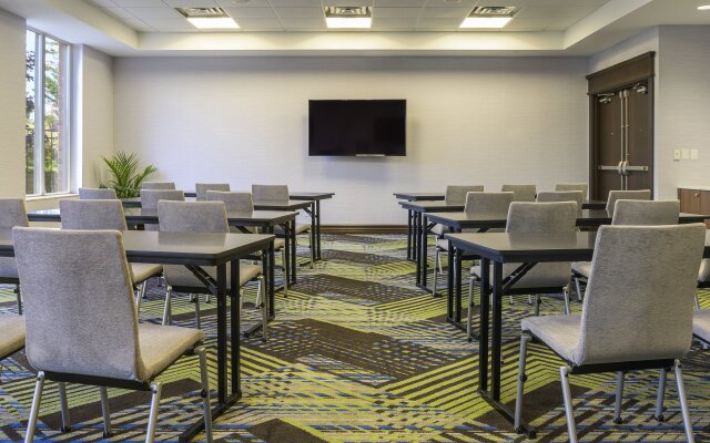 Holiday Inn Express & Suites North Bay by IHG