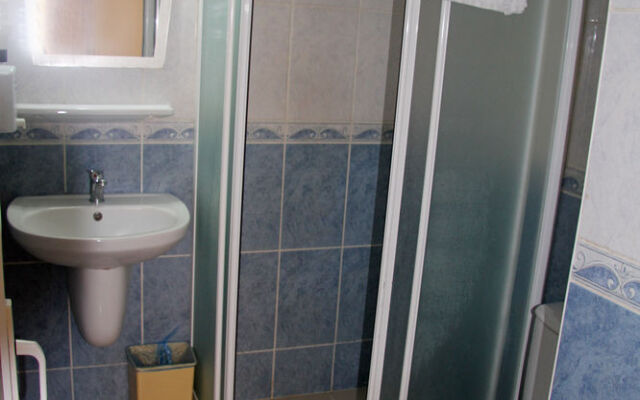 Hotel Yaşat (**)