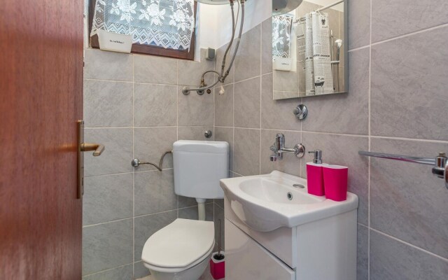 Stunning Apartment in Gabonjin With 1 Bedrooms and Wifi