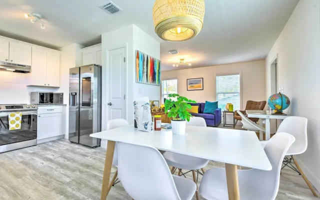 Near Downtown + Ocean: Sarasota Getaway