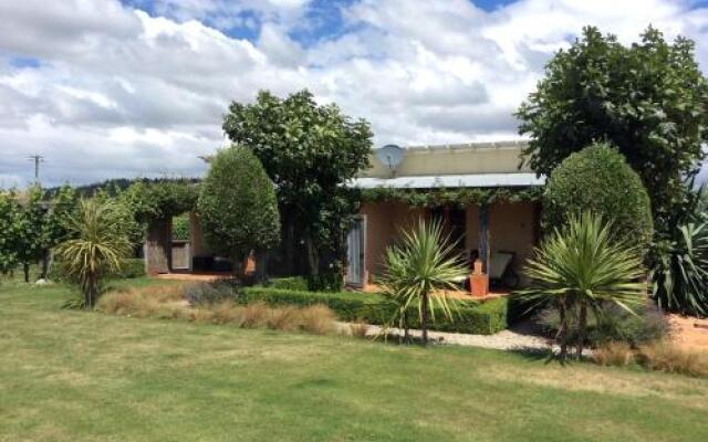 Straw Lodge Vineyard and Boutique Lodging