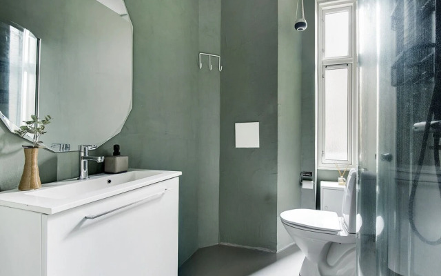 Sanders Promenade - Chic 2-bdr Apt w Water View
