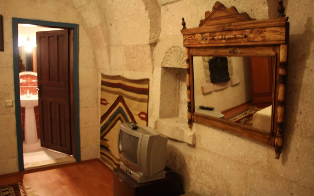 Oriental Cave Suites