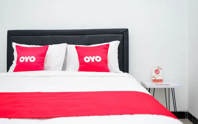 OYO 1611 Four D'home