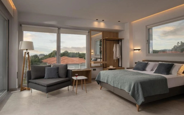 Nikiti Botanic Pool Suites