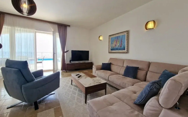 Connected Villas with Sea View