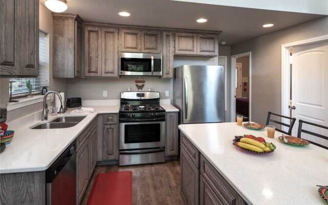 Lassie's Lodge - Three Bedroom Cabin