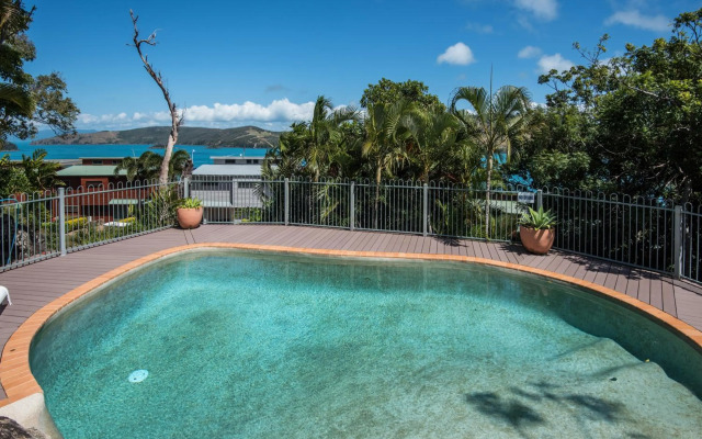 Heliconia 10 Newly Renovated House