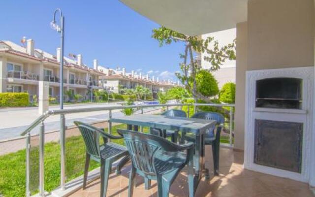 Sunset Beach Club Aqualettings Lighthouse 19