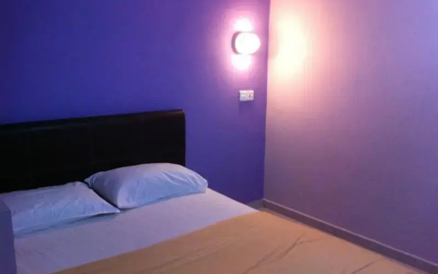 Fully House Hotel