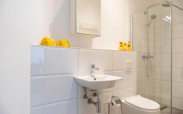 [J.V] Ku'Damm 2 Br Style Apartment  A/Candrain-Shower