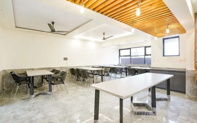 FabHotel Prestige Elite