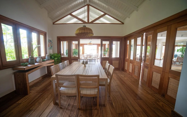 Majestic 5BR Villa w Maid Jacuzzi in Cap Cana