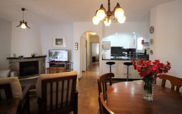 Amazing Villa in Empuriabrava With Swimming Pool