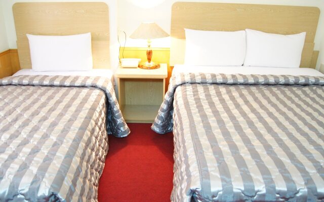 Famouse Hotel