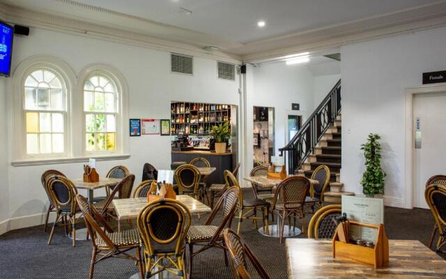Tates Hotel Windsor