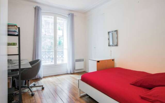 1 Bedroom Flat Near The Eiffel Tower