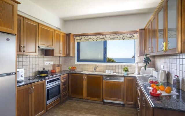 Lamaz Maroni Beachfront Villa