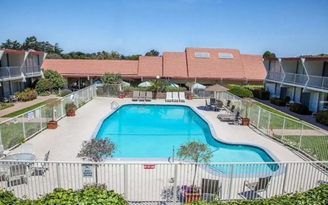 Monterey Bay Travelodge