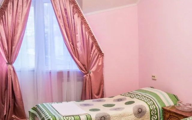 Paradise Hotel