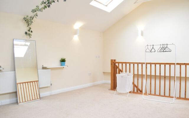 Spacious 1 Bedroom House in Fulham