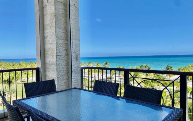 Beachfront Luxury Pent-House at Aquamarina, Cap Cana