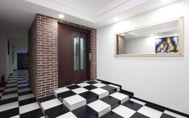 Resi Stay Heian Sakura