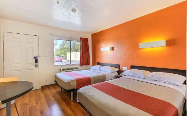 Motel 6 Watsonville, CA - Monterey Area