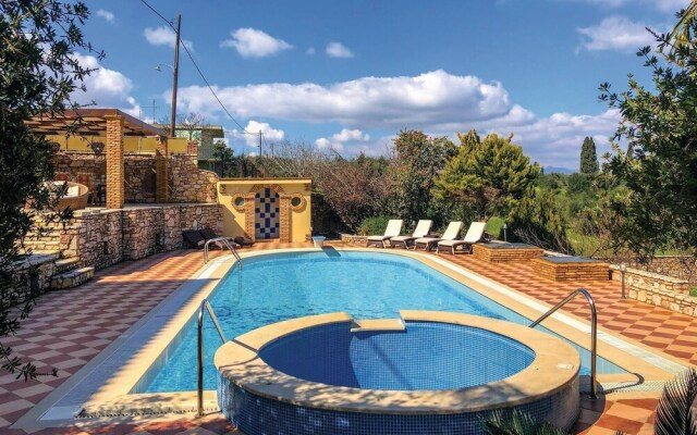 Nice Home in Koroni with Hot Tub, WiFi, Outdoor Swimming Pool