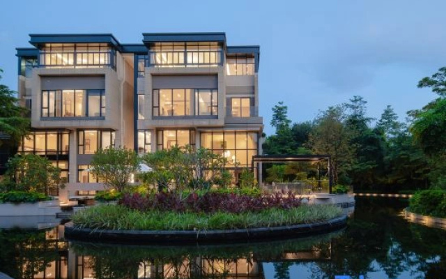 Hidden Lake Affordable Luxury Home